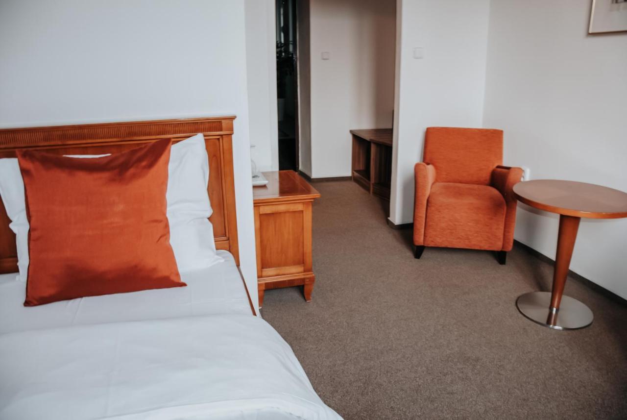 B&B Hotel Praha Novy Jicin Exterior photo