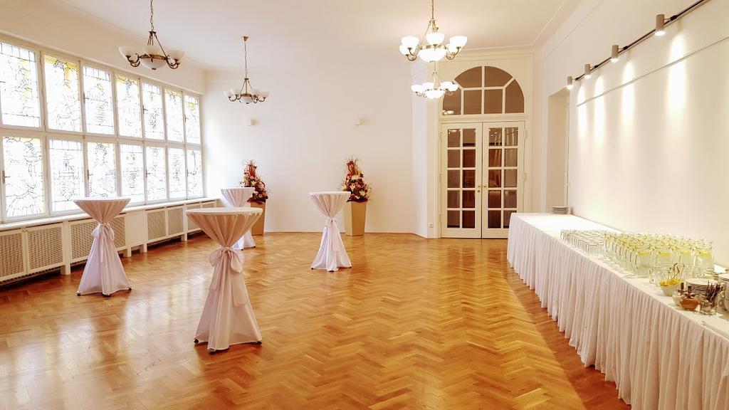 B&B Hotel Praha Novy Jicin Exterior photo