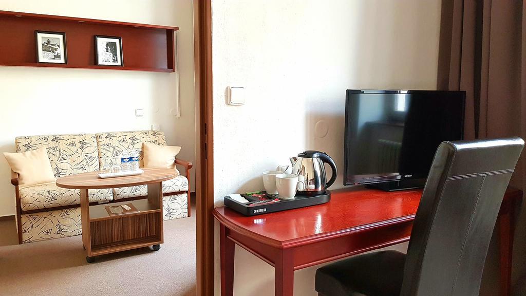 B&B Hotel Praha Novy Jicin Exterior photo